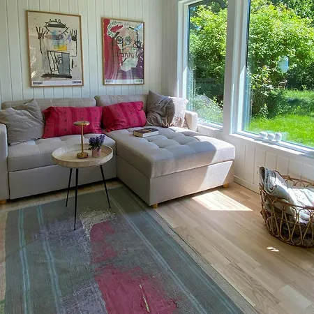 Renovated With Enclosed Flower Garden Casa vacanze