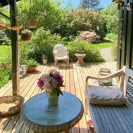 Casa vacanze Renovated With Enclosed Flower Garden *