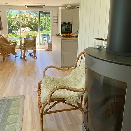Renovated With Enclosed Flower Garden Casa vacanze